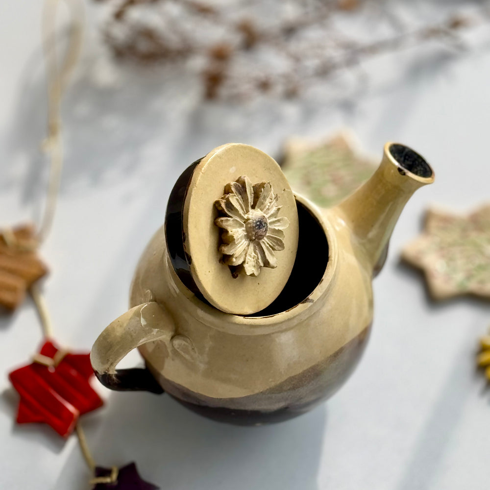 Bloom Lid Teapot, top-down view of the lid