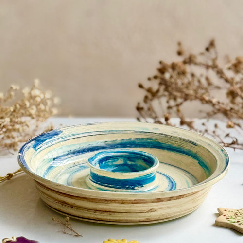 Whirlpool Chip Dish, top-down view showing the swirled cream and blue glaze