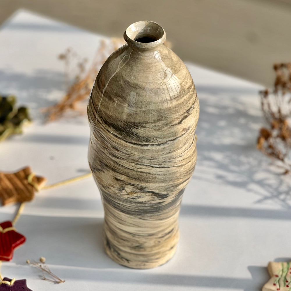 Driftwood Hourglass Vase, closer view of the hourglass silhouette