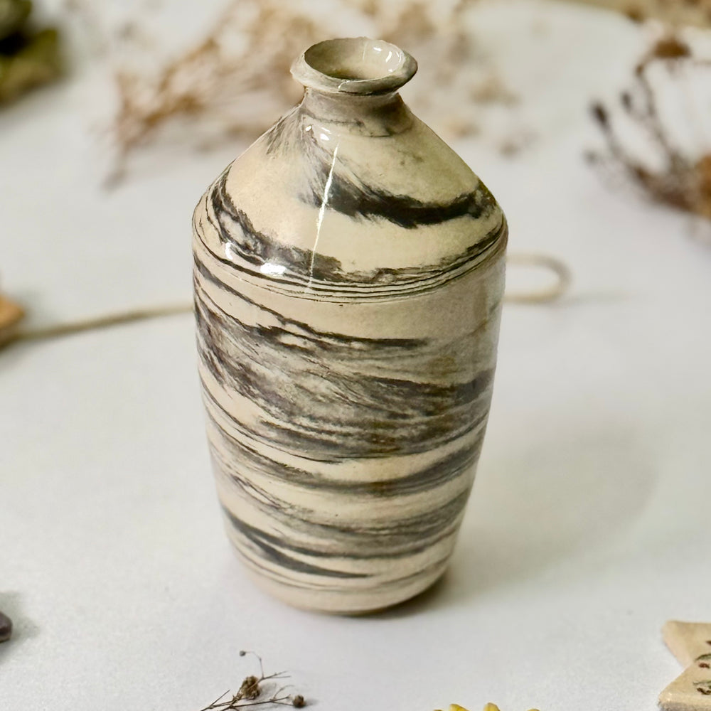 Stormline Vase, close view of the neck